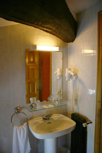 Hotel Posada Del Pas Ontaneda Bagian luar foto